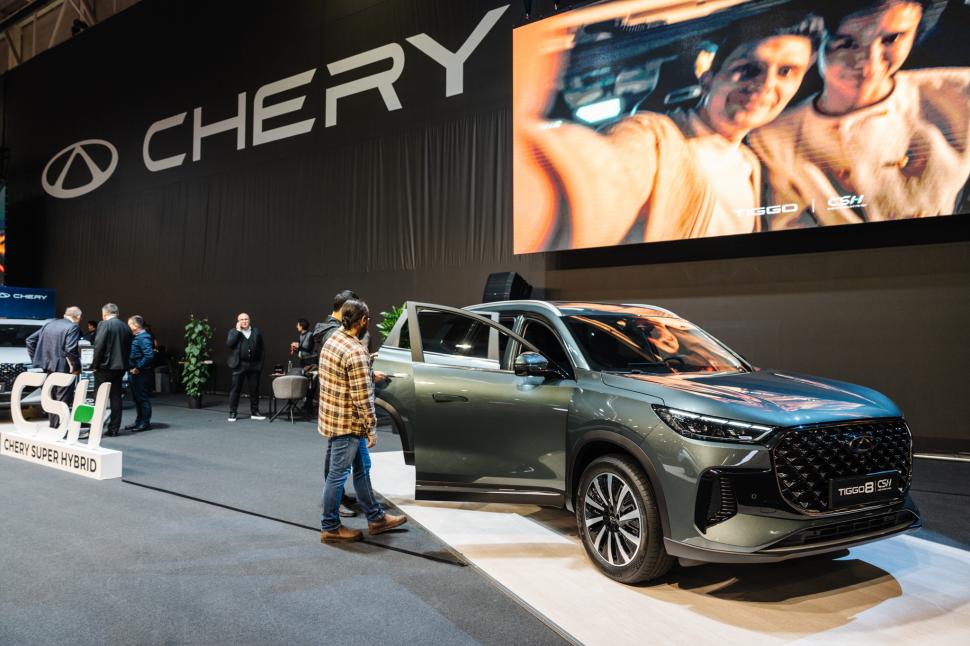 A început SAB 2025. Program şi bilete. Ce maşină a devenit vedeta salonului 1013373