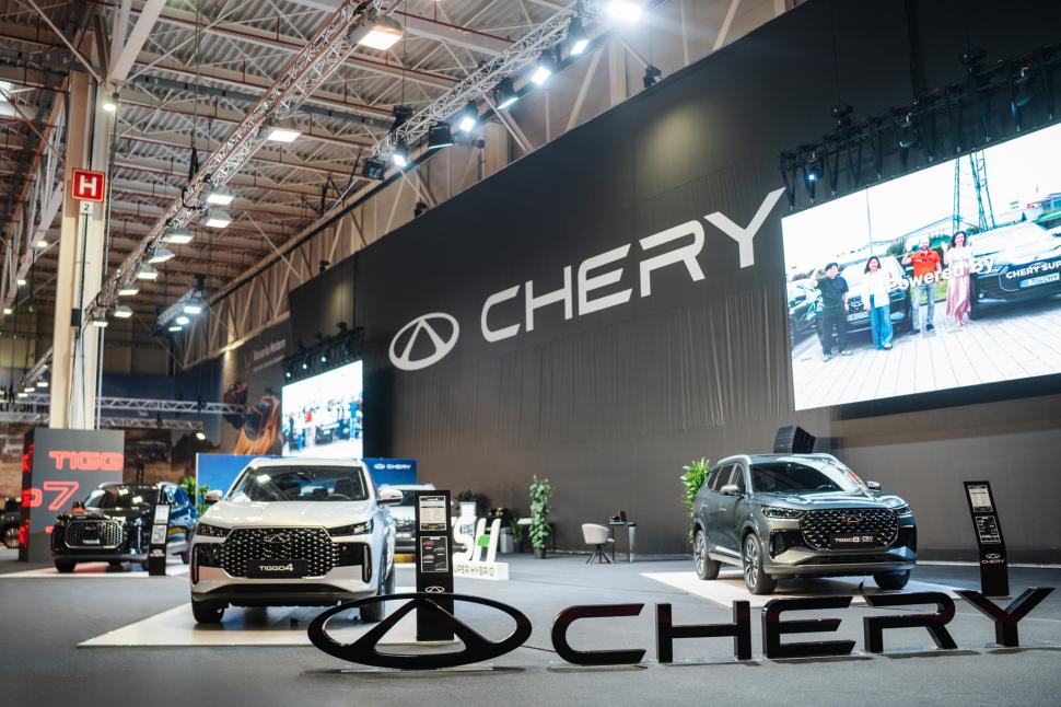 A început SAB 2025. Program şi bilete. Ce maşină a devenit vedeta salonului 1013374