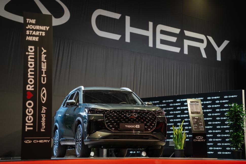 A început SAB 2025. Program şi bilete. Ce maşină a devenit vedeta salonului 1013376