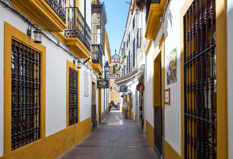 „Am cumpărat cu 500.000 € o casă în Spania în 2001, azi valorează cu 150.000 € mai puțin”. Capcana în care au căzut sute de străini 1013628