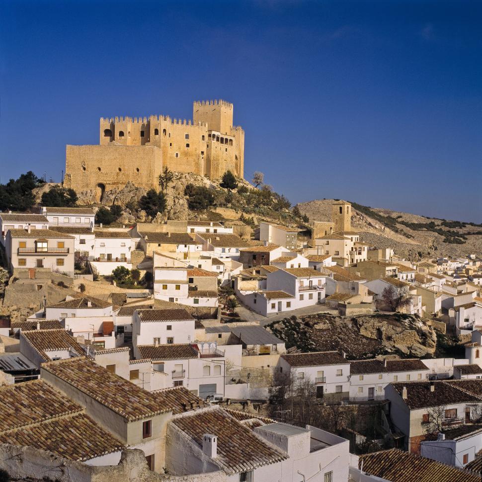 „Am cumpărat cu 500.000 € o casă în Spania în 2001, azi valorează cu 150.000 € mai puțin”. Capcana în care au căzut sute de străini 1013631