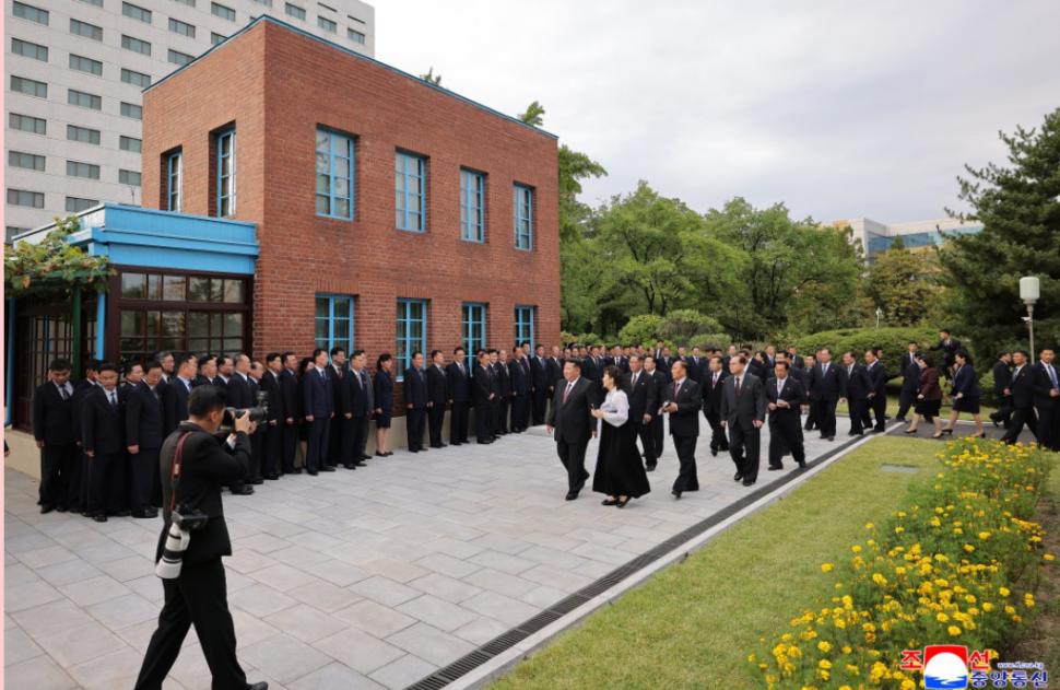 Toate semnele care arată că Kim Jong Un pregătește ceva cu adevărat uriaș la sfârșitul săptămânii 1013567