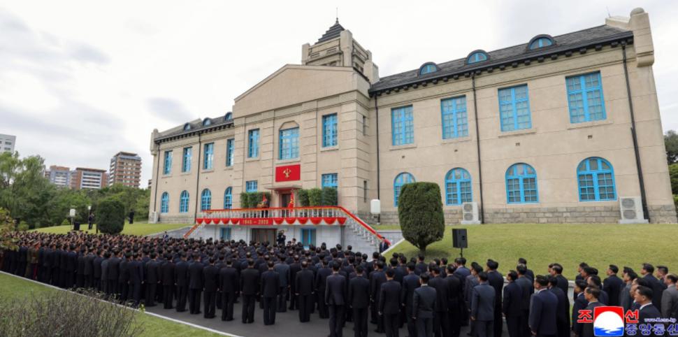 Toate semnele care arată că Kim Jong Un pregătește ceva cu adevărat uriaș la sfârșitul săptămânii 1013569