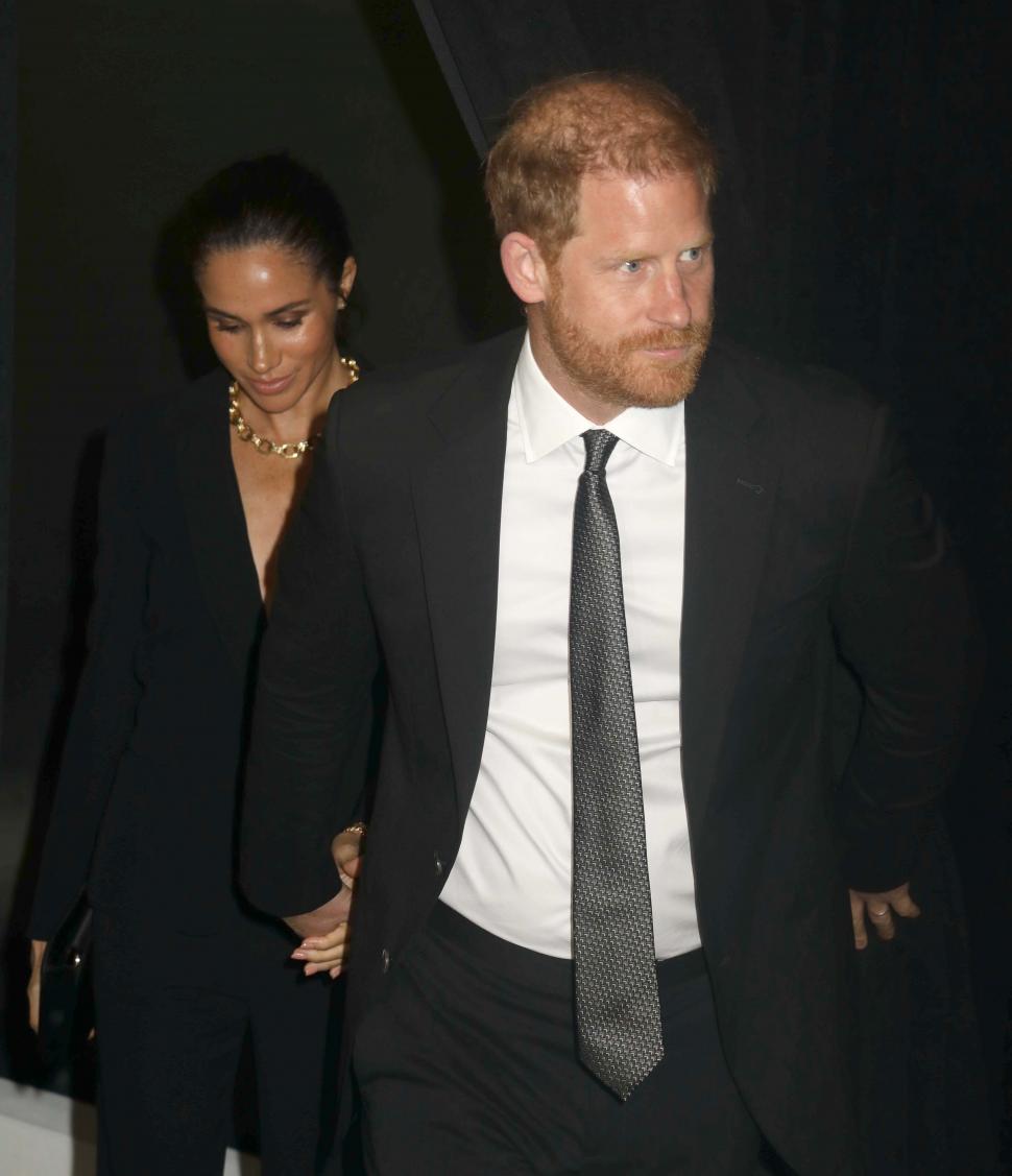 10 octombrie, Ziua mondială a sănătății mintale: Prințul Harry și Meghan Markle au arătat riscurile social media și AI pentru copii 1013918