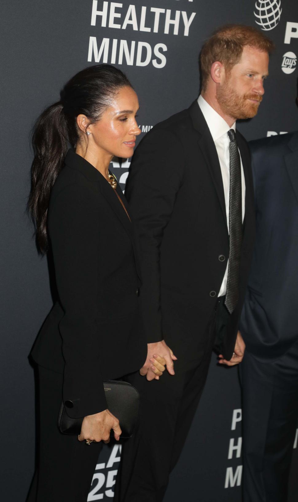 10 octombrie, Ziua mondială a sănătății mintale: Prințul Harry și Meghan Markle au arătat riscurile social media și AI pentru copii 1013926