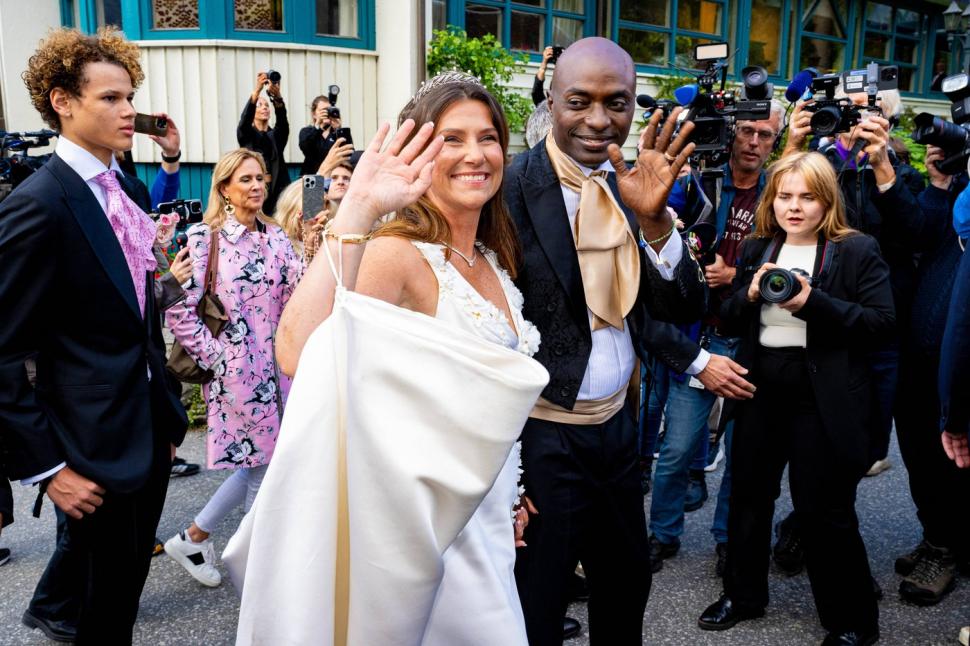 Scandal ireal cu prințesa Norvegiei și soțul ei, șamanul care spune că a înviat din morți: „Normalitatea nu e stilul nostru” 1013958