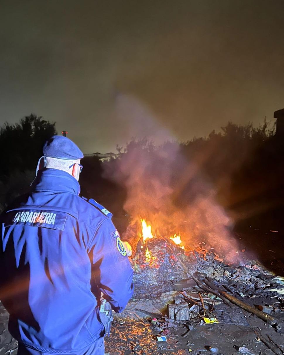 Gest inconștient: O femeie a dat foc la deșeuri chiar lângă o magistrală de gaz din Bistrița 1014222