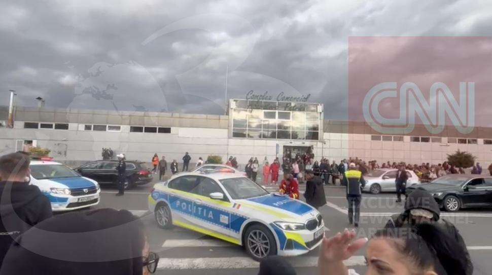 Mamă lovită mortal pe trecere în București, cu fetița de 2 ani. Fiul ei de 10 ani o suna chiar atunci, dar i-a răspuns medicul SMURD 1014589