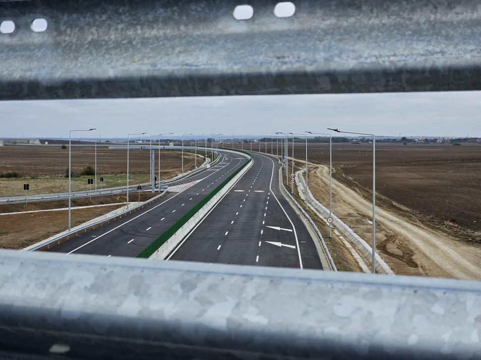 S-a deschis circulația pe noul drum național DN69A. Acesta face legătura între DN69 şi Autostrada A1 1014499