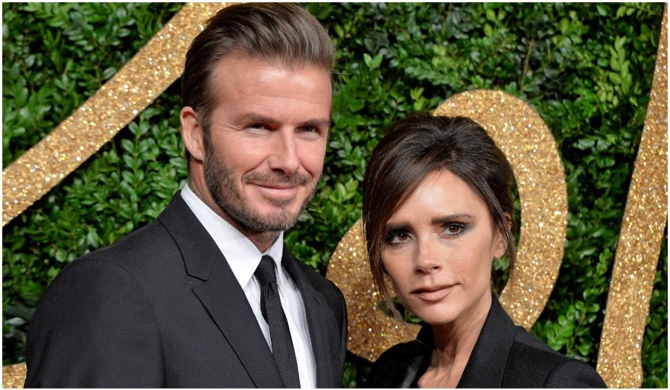 Victoria Beckham dezvăluie de ce și-a scos implanturile: „Nu știu unde au dispărut sânii aceia, dar au dispărut” 1014668