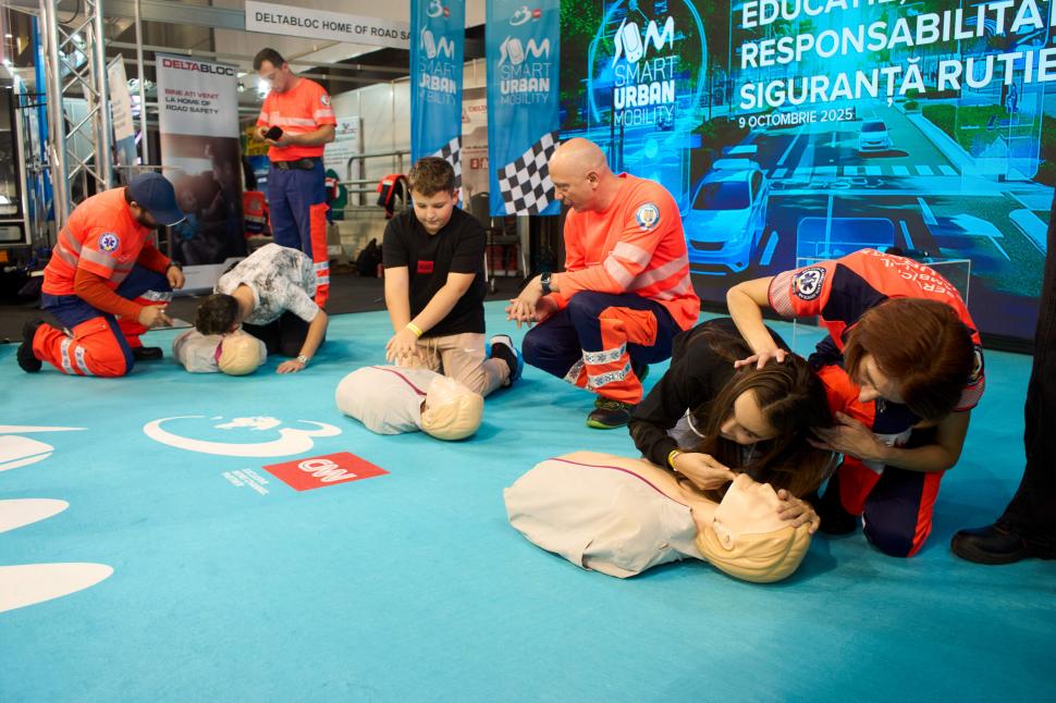 75.355 de vizitatori la cel mai important eveniment dedicat oraşelor viitorului, organizat de Antena 3 CNN cu Salonul Auto București 1015475