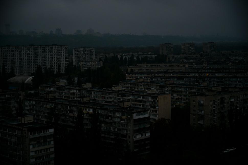  Blackout în Ucraina după atacurile masive ale Rusiei asupra infrastructurii. Zelenski a acuzat Moscova că vrea să "semene haos"  1015525
