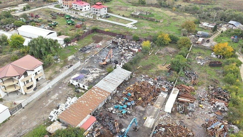 Prima acțiune cu drone a Gărzii de Mediu la Sintești, unde se ard tone de gunoaie. “Imaginile vor fi probe în dosare” 1015497