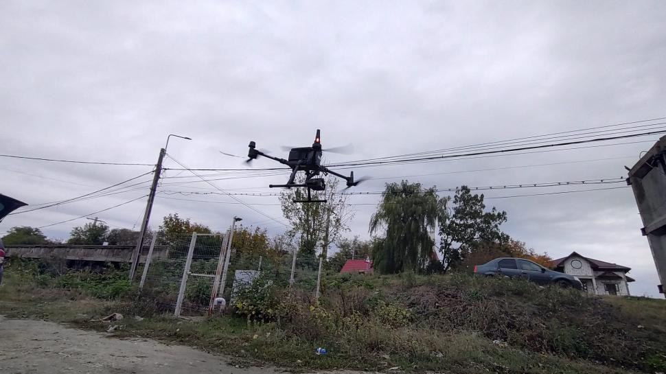 Prima acțiune cu drone a Gărzii de Mediu la Sintești, unde se ard tone de gunoaie. “Imaginile vor fi probe în dosare” 1015498
