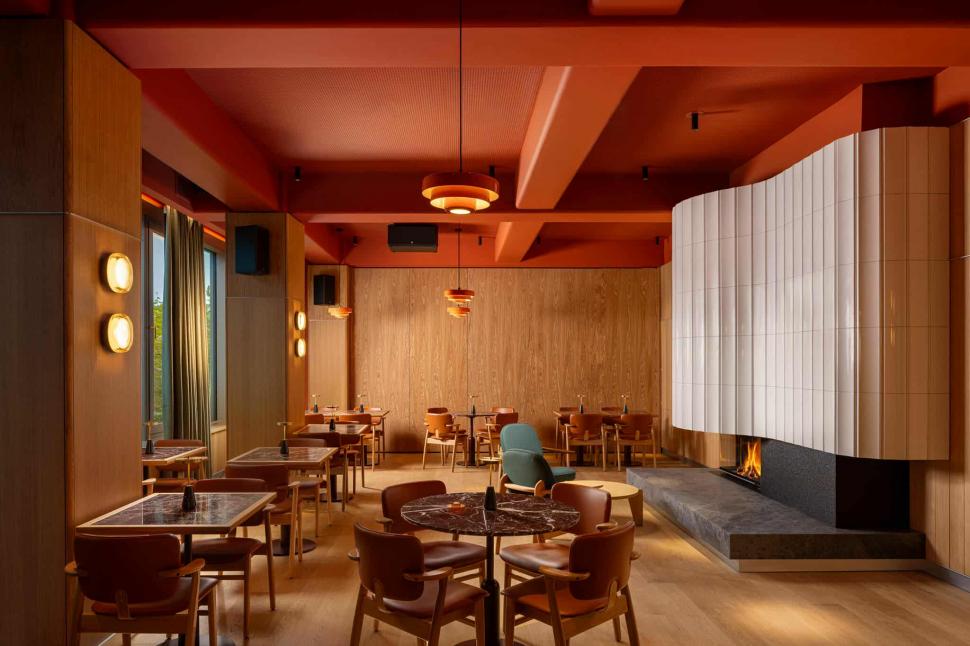 Simbolurile Brașovului prind din nou viață: Telecabina Tâmpa și Restaurantul Panoramic se redeschid 1015122