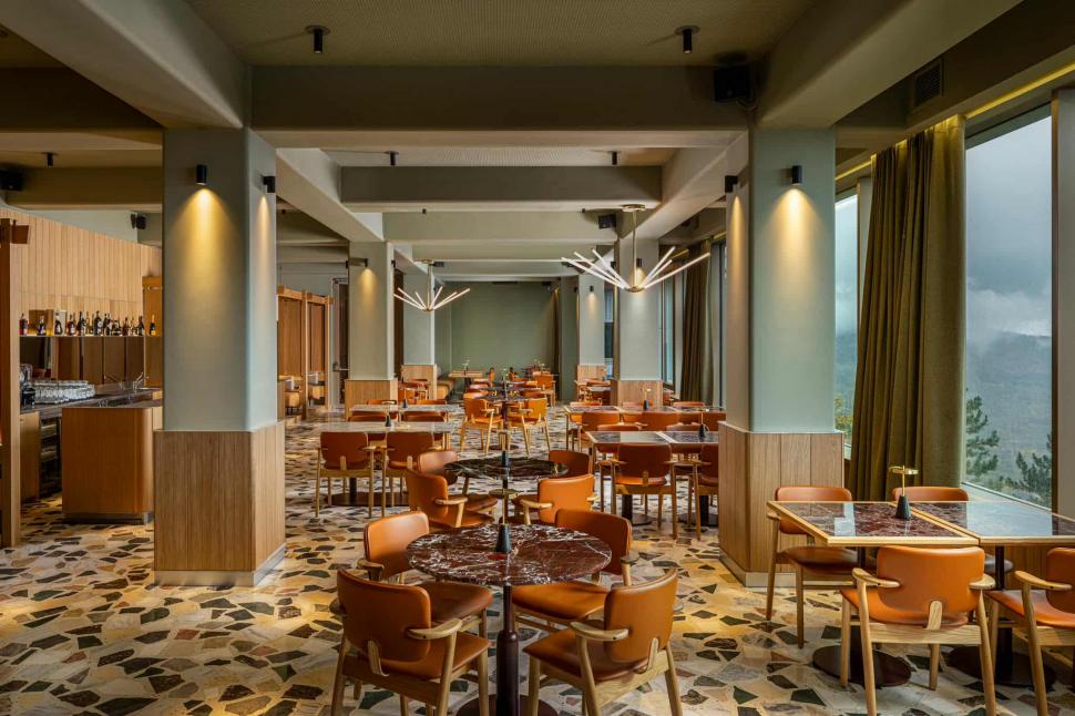 Simbolurile Brașovului prind din nou viață: Telecabina Tâmpa și Restaurantul Panoramic se redeschid 1015123