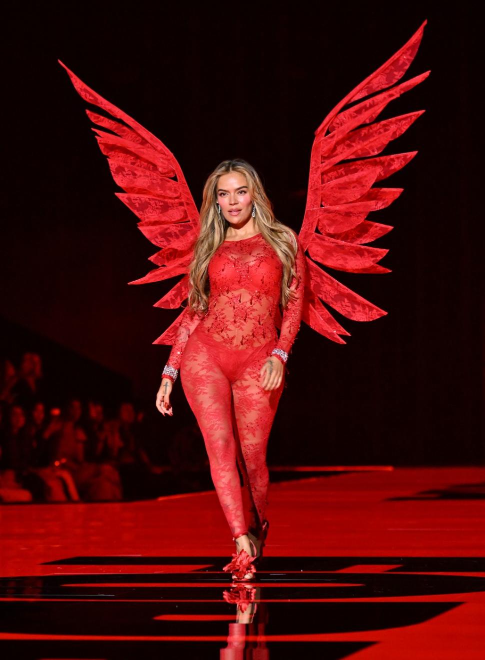 Toți ochii au fost pe ”îngerii” Victoria’s Secret. Adriana, Bella și Candice s-au întors după șase ani pe podiumul din Brooklyn 1015627