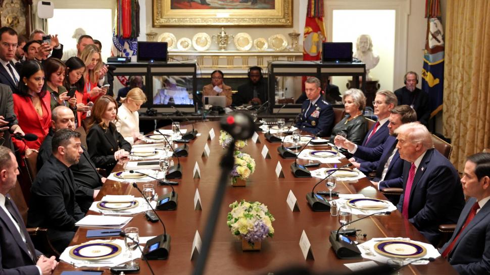 Donald Trump și Volodimir Zelenski la întâlnirea de la Casa Albă