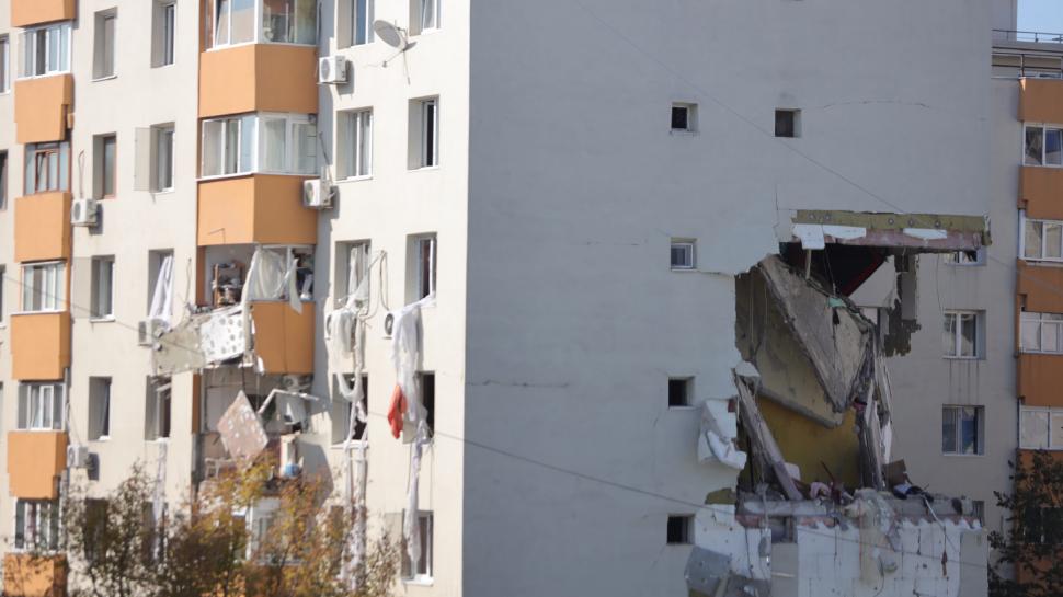 Momentul exploziei din Rahova a fost surprins de camerele de supraveghere. Cum arată acum blocul în care au murit trei oameni 1016017