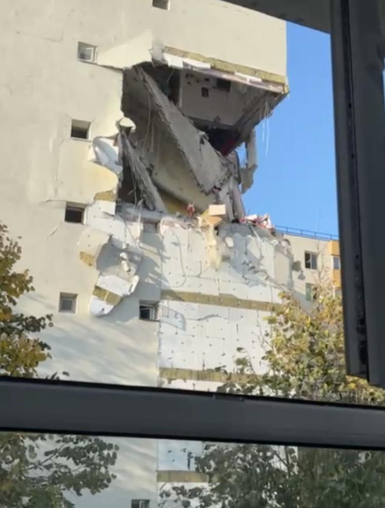 Primele imagini cu liceul afectat de explozia din București: Elevii și profesorii au fost evacuați, câțiva copii au fost răniți 1015859