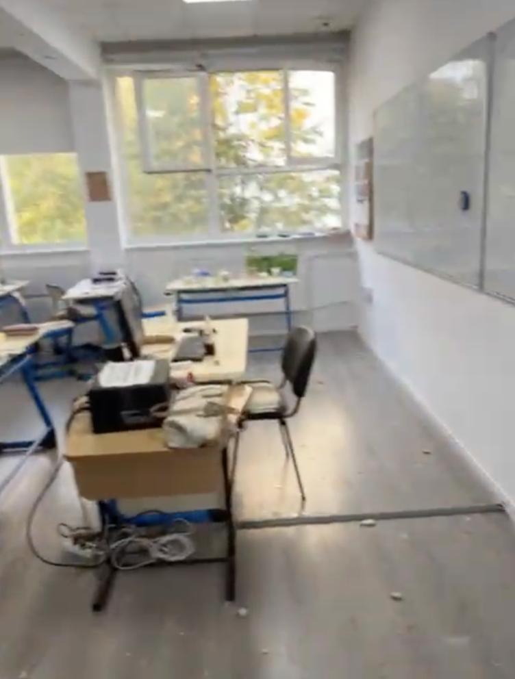 Primele imagini cu liceul afectat de explozia din București: Elevii și profesorii au fost evacuați, câțiva copii au fost răniți 1015861