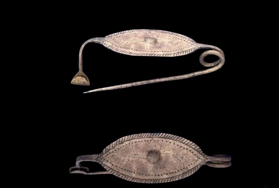 Descoperire uluitoare în Italia. Zeci de artefacte din Epoca Bronzului, găsite în satul subacvatic din Lacul Mezzano  1016143