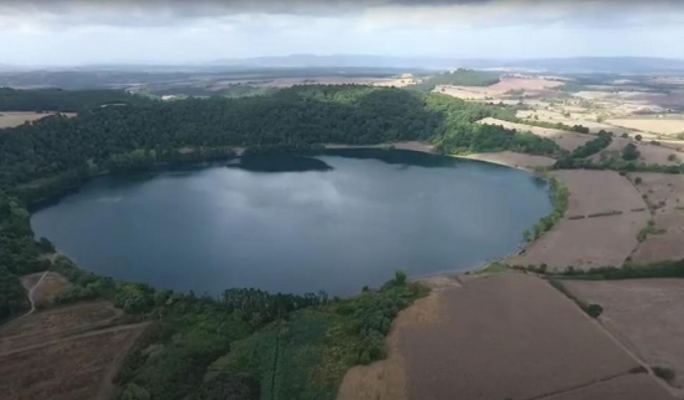 Descoperire uluitoare în Italia. Zeci de artefacte din Epoca Bronzului, găsite în satul subacvatic din Lacul Mezzano  1016175
