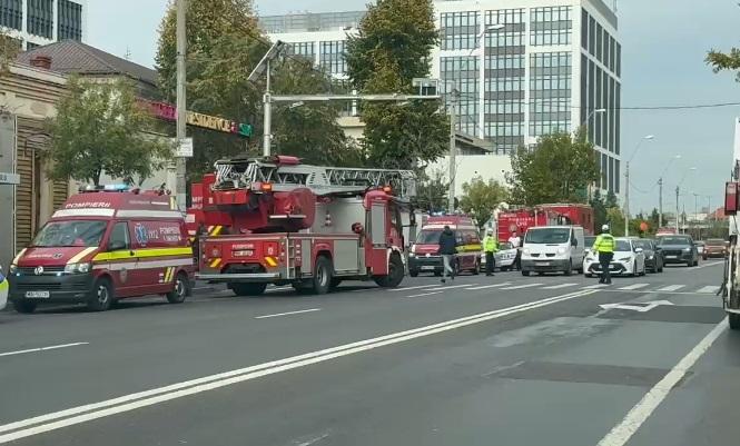 Incendiu la un hotel din Calea Plevnei, din Bucureşti. Sunt degajări mari de fum, a fost emis mesaj Ro-Alert 1016194