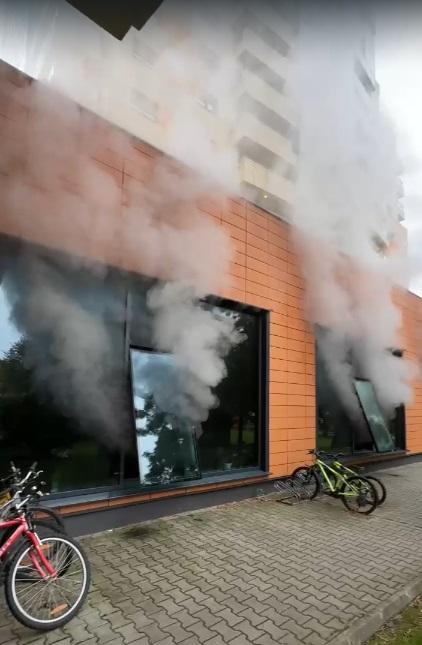 Incendiu la un hotel din Calea Plevnei, din Bucureşti. Sunt degajări mari de fum, a fost emis mesaj Ro-Alert 1016197