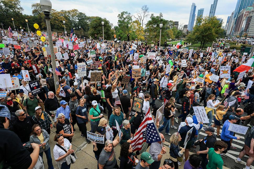 „No Kings”. Milioane de oameni au ieșit în stradă în toată America, nemulțumiți de politicile lui Trump 1016278