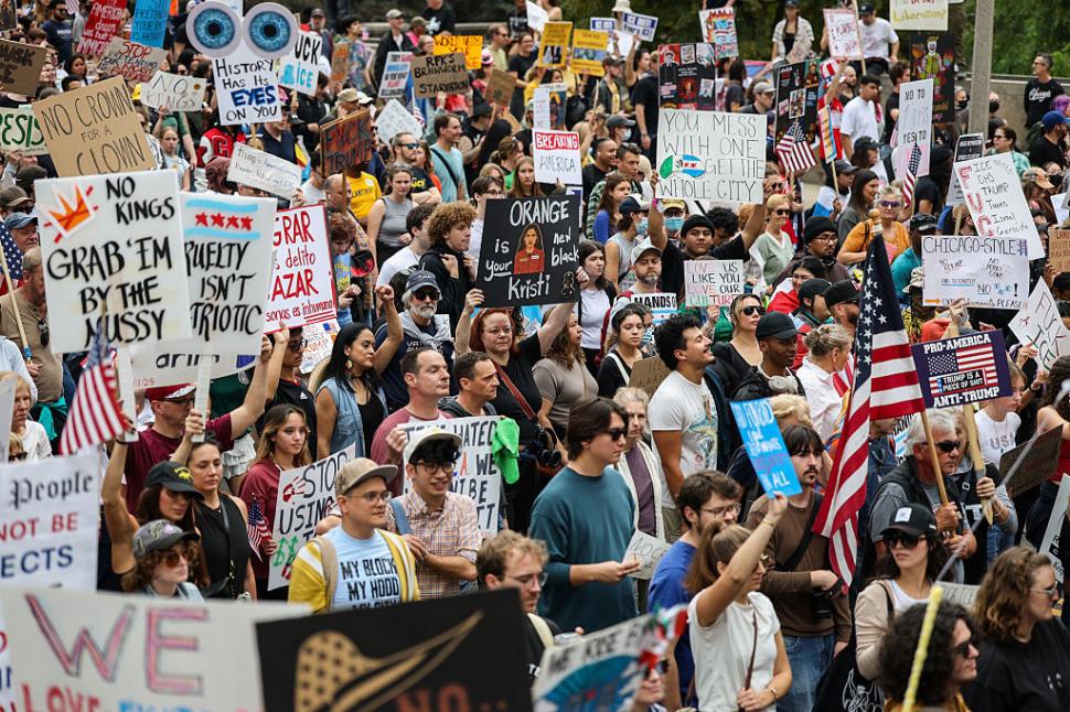 „No Kings”. Milioane de oameni au ieșit în stradă în toată America, nemulțumiți de politicile lui Trump 1016279