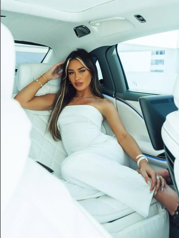 Vedetă OnlyFans, umilită la nuntă. Soțul ei, un Youtuber celebru, i-a cerut să spele rufe și să gătească. ”Mi-a făcut tatăl să plângă” 1016326