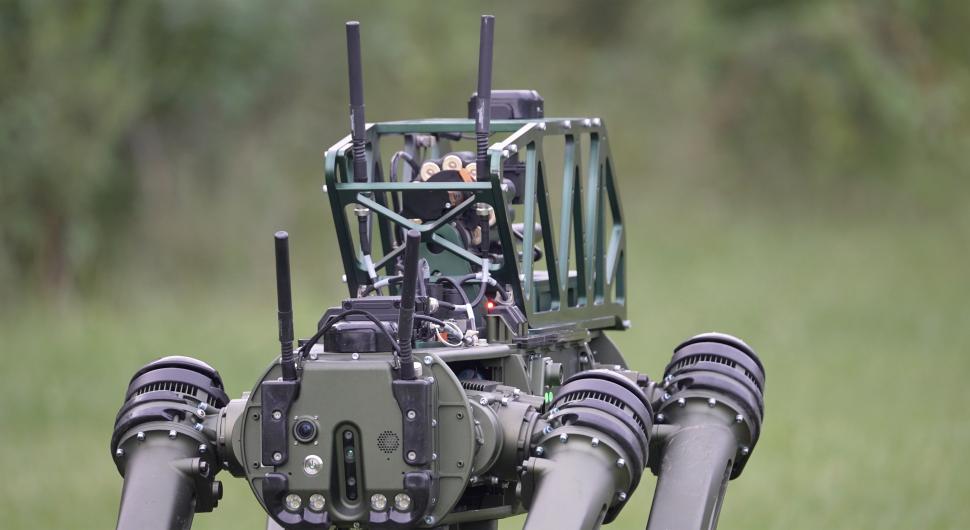 A apărut câinele-robot dotat cu lansator de grenade și alte arme letale de la distanță: “Este gata de trimis în prima linie” 1016805