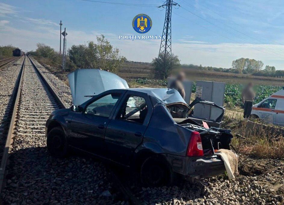 Accident feroviar grav în Găești: O mașină a fost lovită de un tren. Șoferul a murit, mai mulți călători au fost răniți 1016951