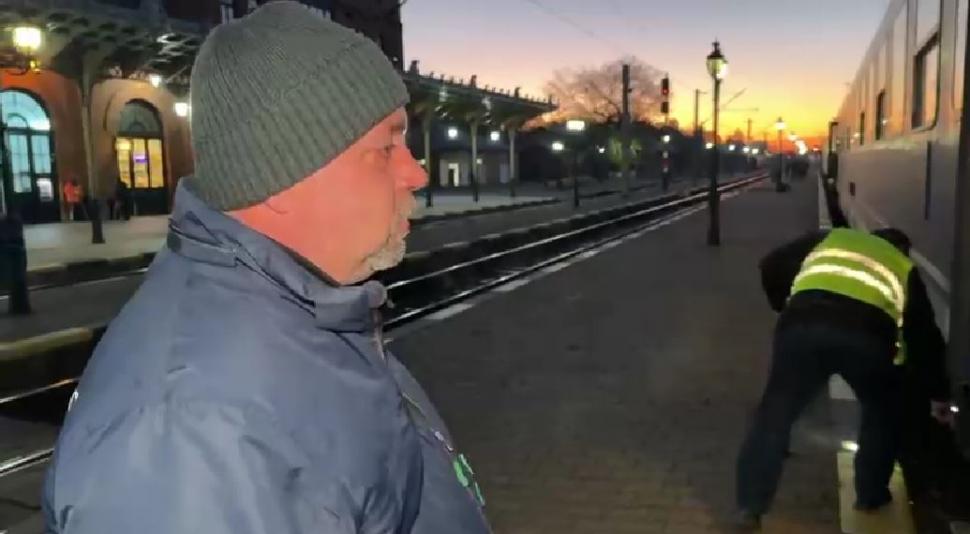 Haos în gări. Zeci de trenuri ale CFR Călători au fost suspendate. Elevii şi muncitorii au aflat abia pe peron că nu au cu ce pleca 1016793