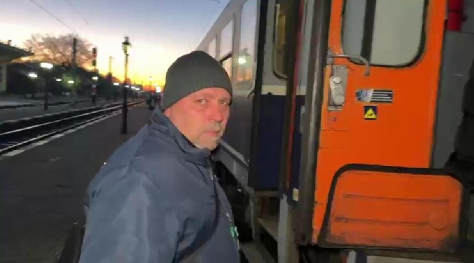 Haos în gări. Zeci de trenuri ale CFR Călători au fost suspendate. Elevii şi muncitorii au aflat abia pe peron că nu au cu ce pleca 1016797