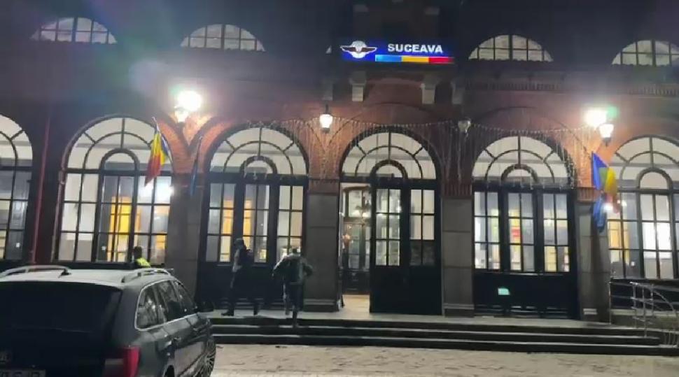 Haos în gări. Zeci de trenuri ale CFR Călători au fost suspendate. Elevii şi muncitorii au aflat abia pe peron că nu au cu ce pleca 1016800