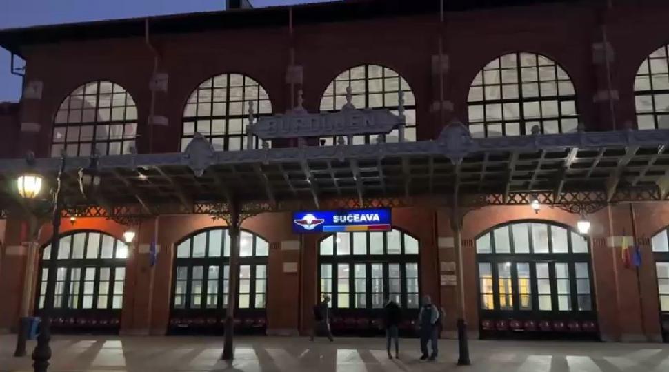 Haos în gări. Zeci de trenuri ale CFR Călători au fost suspendate. Elevii şi muncitorii au aflat abia pe peron că nu au cu ce pleca 1016801
