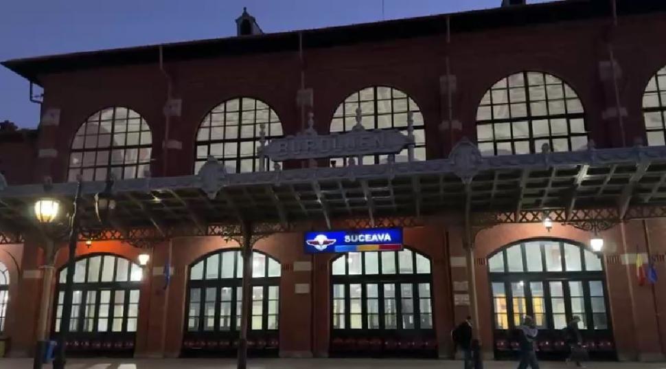 Haos în gări. Zeci de trenuri ale CFR Călători au fost suspendate. Elevii şi muncitorii au aflat abia pe peron că nu au cu ce pleca 1016802