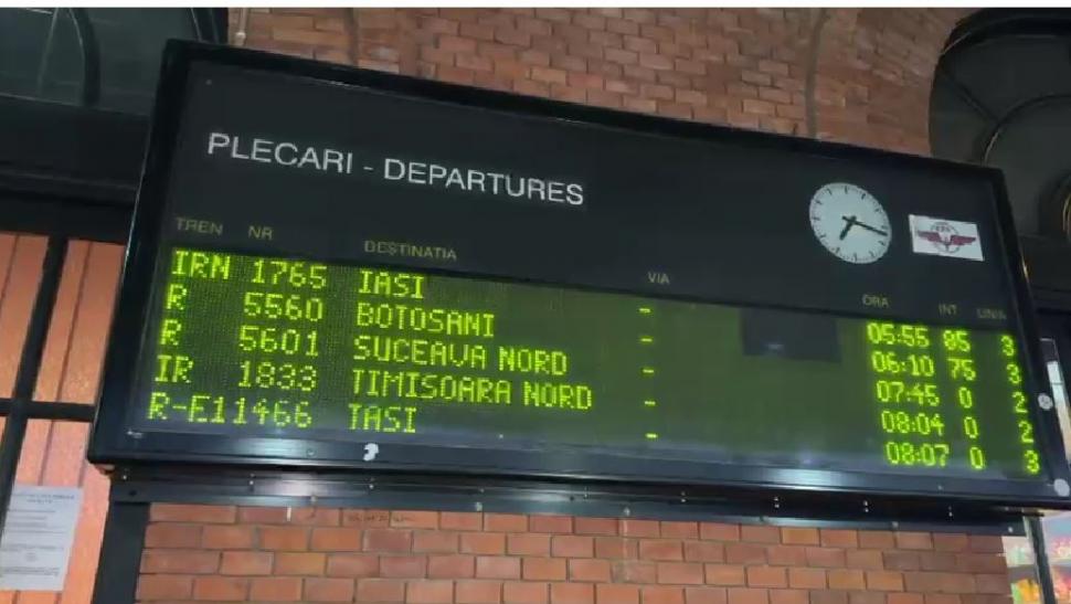 Haos în gări. Zeci de trenuri ale CFR Călători au fost suspendate. Elevii şi muncitorii au aflat abia pe peron că nu au cu ce pleca 1016804
