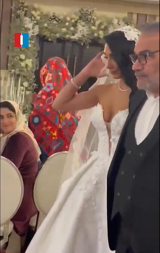 „Mireasa lor e în palat, a noastră e în pământ”. Iranienii se revoltă după ce au văzut filmarea cu mireasa decoltată, fiică de demnitar 1016874