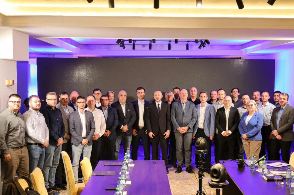 Transelectrica pornește construcția a două linii strategice de 400 kV. Astfel, România îşi întărește legătura cu Moldova 1016955