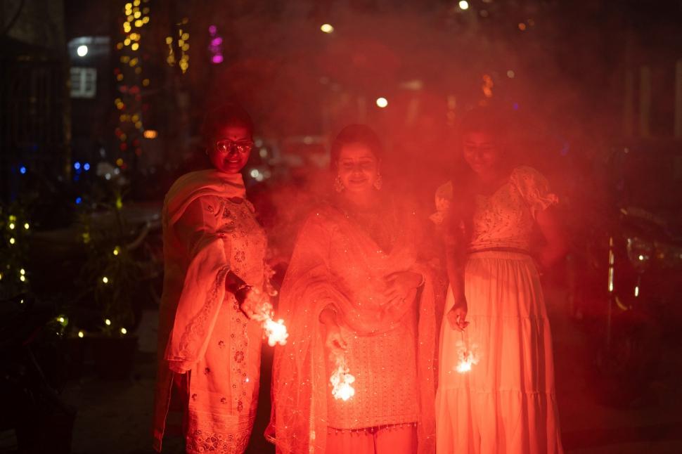  Capitala care a rămas fără soare după festivalul luminilor. Totul e în întuneric, aerul e plin de substanțe toxice 1017210