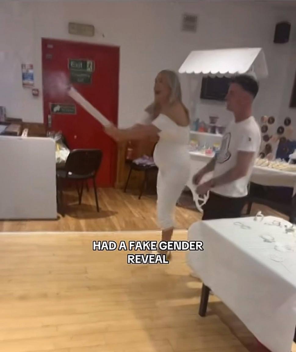 Cazul ciudat al tinerei care și-a falsificat sarcina și nașterea copilului. Și-a mințit chiar și familia, însă mama ei a demascat-o 1017414