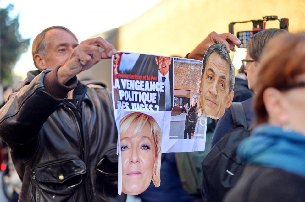 Ce a făcut Nicolas Sarkozy în prima zi la închisoare. Frenezie printre ceilalți deținuți: „Va avea o ședere dificilă” 1017361