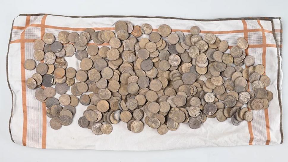 Descoperire arheologică de tezaur, ținută ascunsă opt ani: Un german a găsit bijuterii și lingouri romane, dar nu a anunțat poliția 1017330