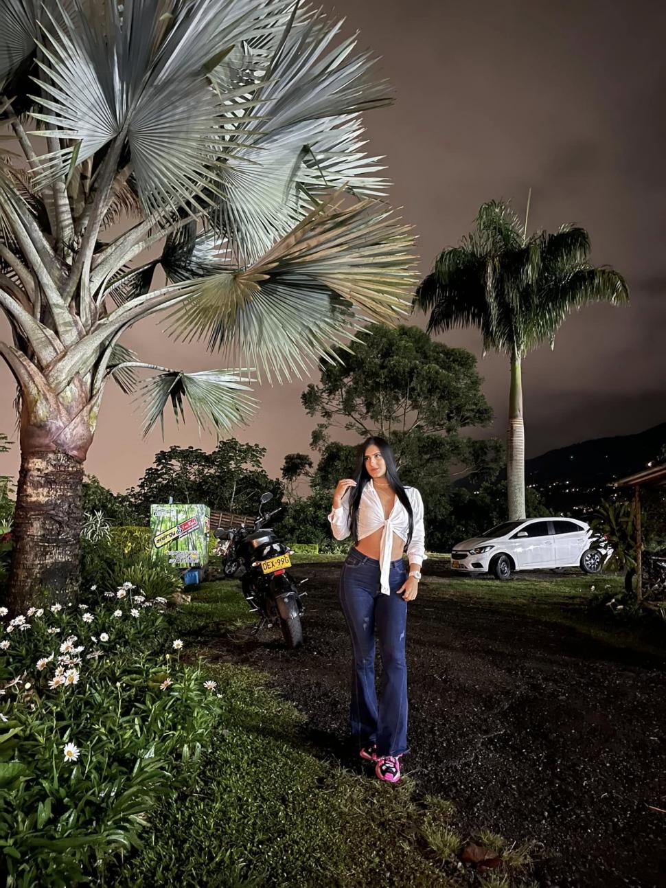 O vedetă TikTok a fost înjunghiată în timpul unui jaf care a avut loc pe o autostradă. Medicii nu au reuşit să o salveze 1017235