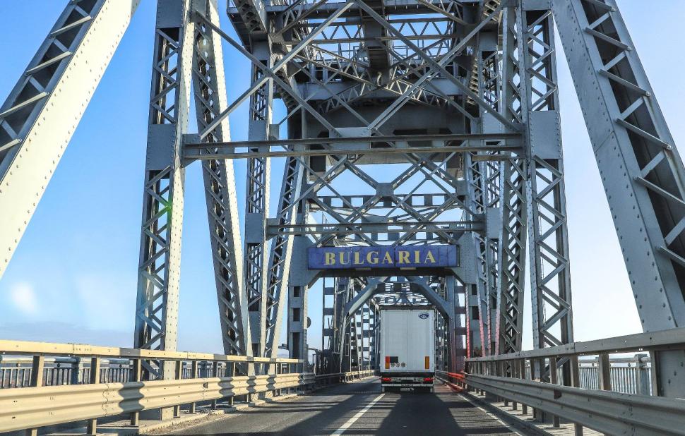 Plată electronică la trecerea podului Giurgiu - Ruse. Șeful CNAIR: "Vor exista două artere dedicate". Când va fi gata 1017733