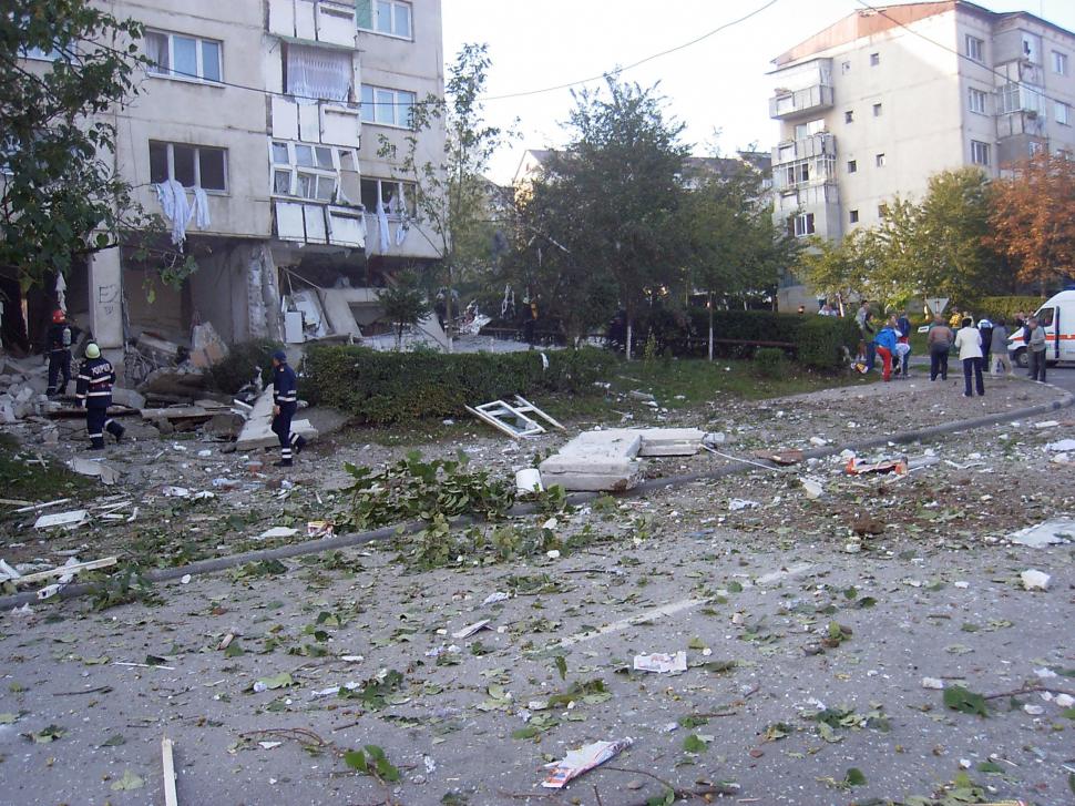 Au pierdut totul în explozie, dar tot ei au plătit pentru reconstrucția blocului. Statul le-a oferit doar 2.000 de euro despăgubire 1017864