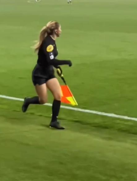 Manuela, cea mai „sclipitoare” arbitră din fotbalul european, spune cât de greu îi este în carieră: Mi-au făcut avansuri, nu am cedat 1017978